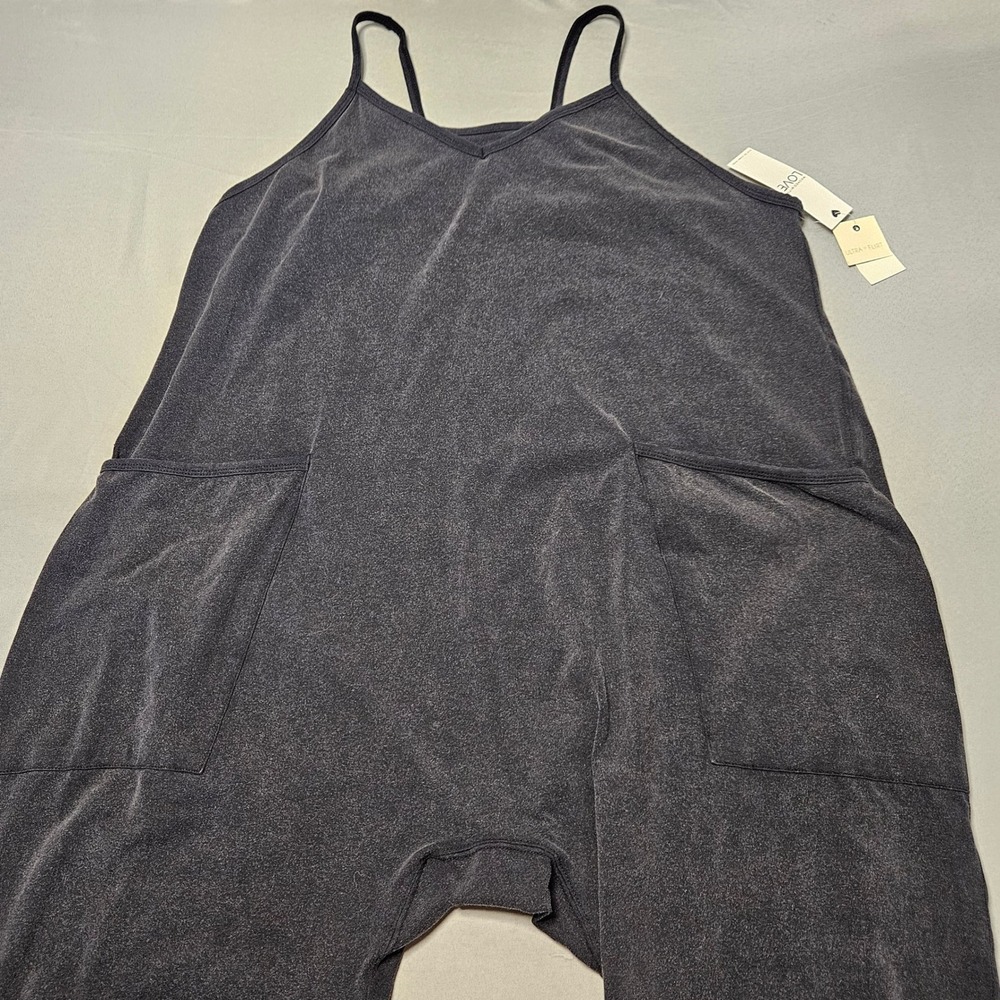 Ultra Flirt Slouchy Jumpsuit Womens Medium Gray V-Neck Spaghetti Strap Boho